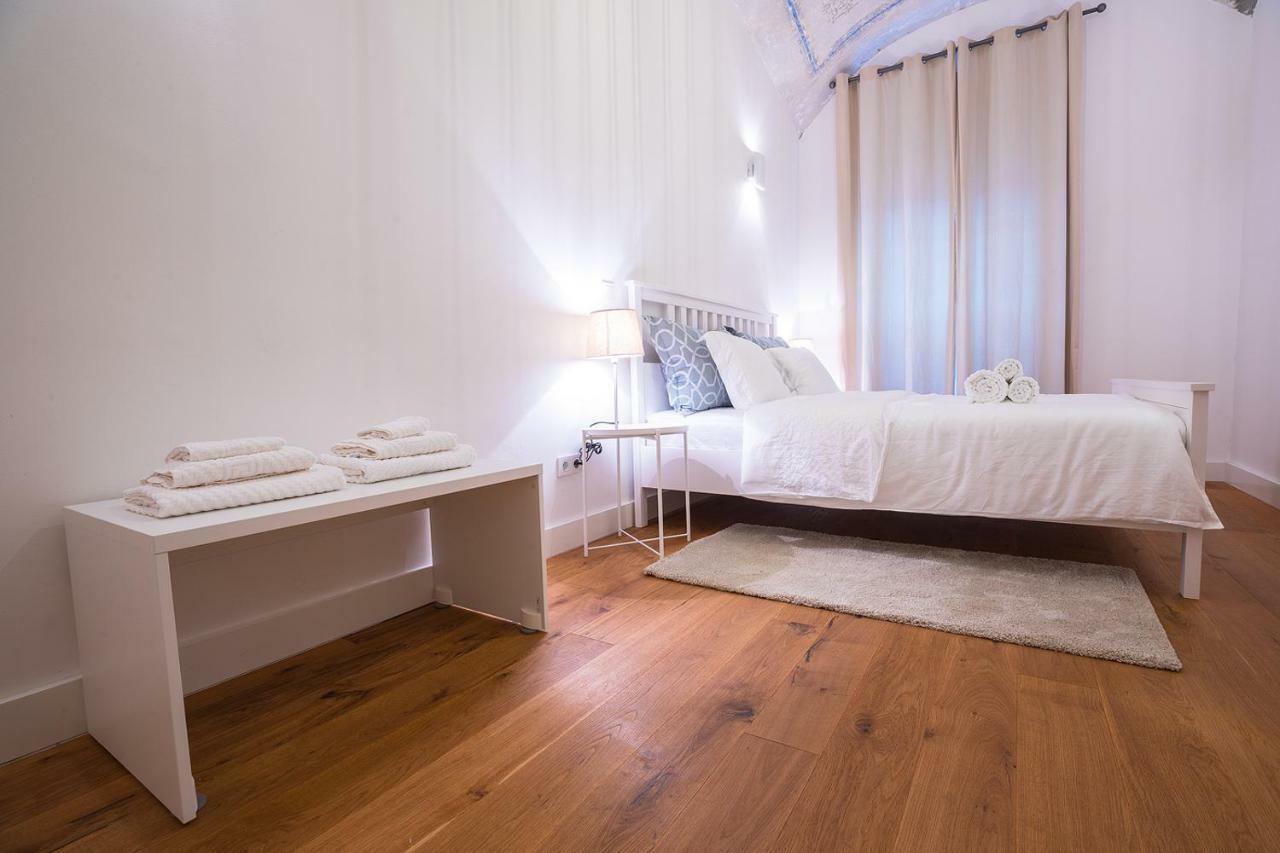 Deluxe Apartment Talia ซาเกร็บ ภายนอก รูปภาพ