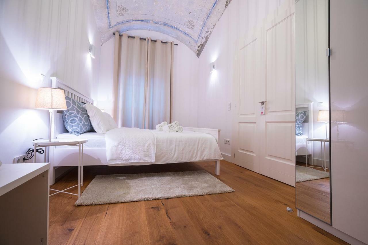Deluxe Apartment Talia ซาเกร็บ ภายนอก รูปภาพ